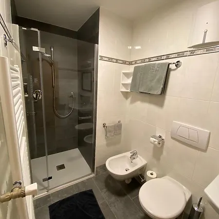 Bed & Breakfast Garni Trocker